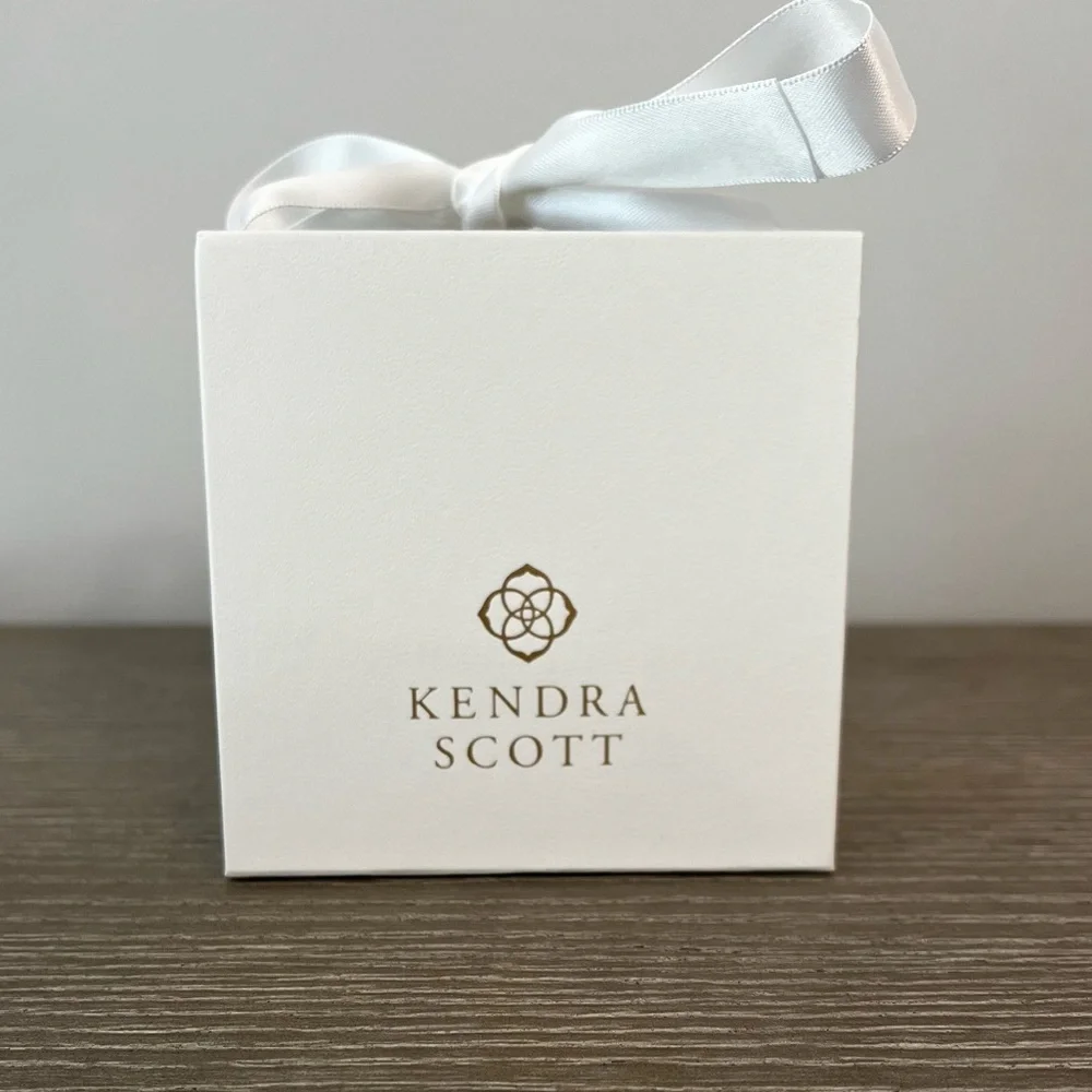 Kendra Scott Gift Box, Bow, & Jewelry Pouch